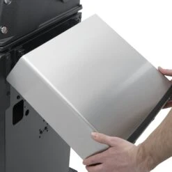 Broil King Baron 490 Inkl. Abdeckhaube & Gussplatte -Weber Verkäufe 875282 BARON490 FOLDING SHELF 01