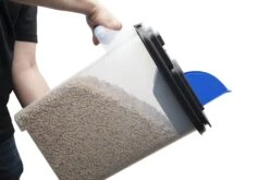 Broil King Pellet-Behälter 14 Broil King Pellet-Behälter -Weber Verkäufe BK 66900 action 03