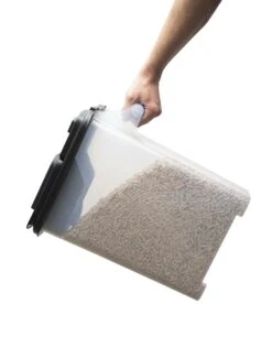 Broil King Pellet-Behälter 15 Broil King Pellet-Behälter -Weber Verkäufe BK 66900 action 05