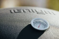 IGNIUM Der Feinschmecker Grill 19 IGNIUM Der Feinschmecker Grill -Weber Verkäufe Holzkohlegrill mit Deckel und Thermometer Feinschmecker by IGNIUM Detail