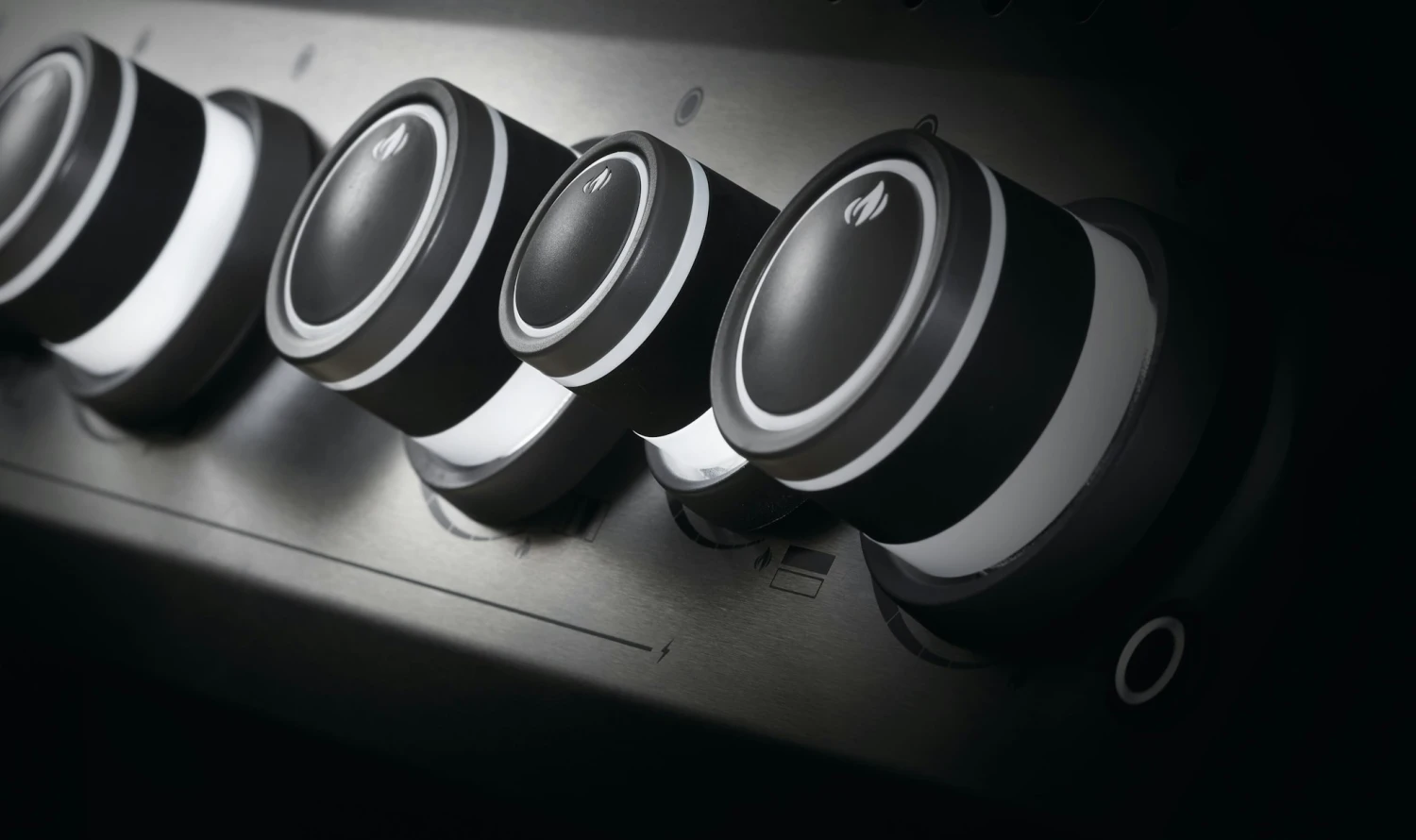 NAPOLEON Rogue SE 625, Mit Gußrosten, Schwarz 4 NAPOLEON Rogue SE 625, Mit Gußrosten, Schwarz – Bild 4