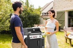 Weber Spirit EP-335 Premium GBS Inkl. Drehspieß -Weber Verkäufe Spirit EP335 Lifestyle 2 rgb