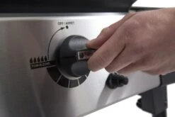 Broil King Porta Chef 320 Inkl. Abdeckhaube 34 Broil King Porta Chef 320 Inkl. Abdeckhaube -Weber Verkäufe broilking PortaChef 320 952652 FEATURE 04