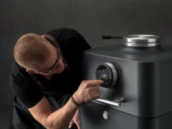 Everdure 4K Holzkohlegrill Graphite -Weber Verkäufe everdure 4K Heston Display 1