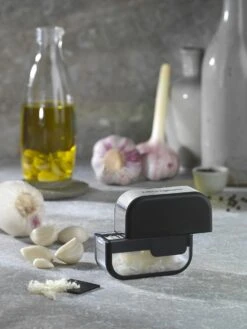 Microplane Knoblauchschneider 7 Microplane Knoblauchschneider -Weber Verkäufe micr Produktbild 37